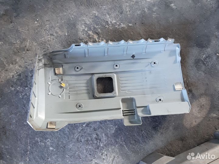 Декоративная накладка двигателя BMW E90 2.5