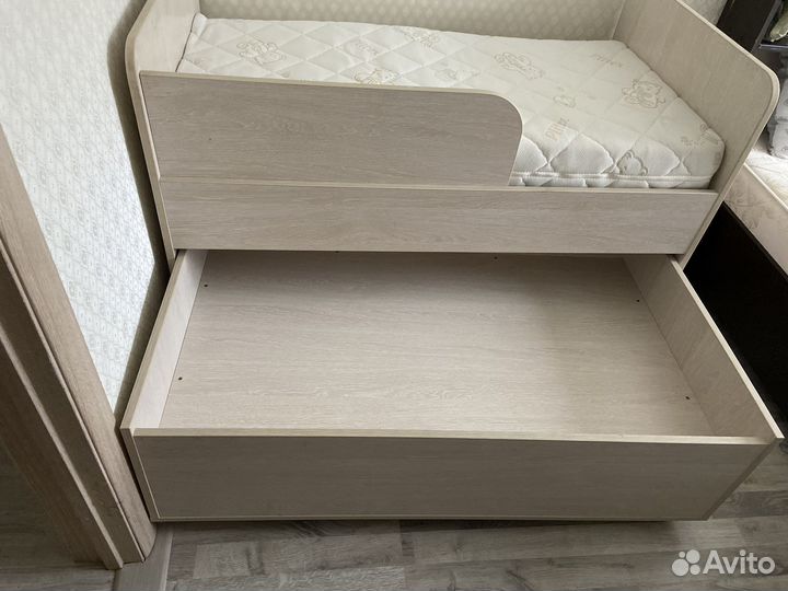 Детская кровать с матрасом