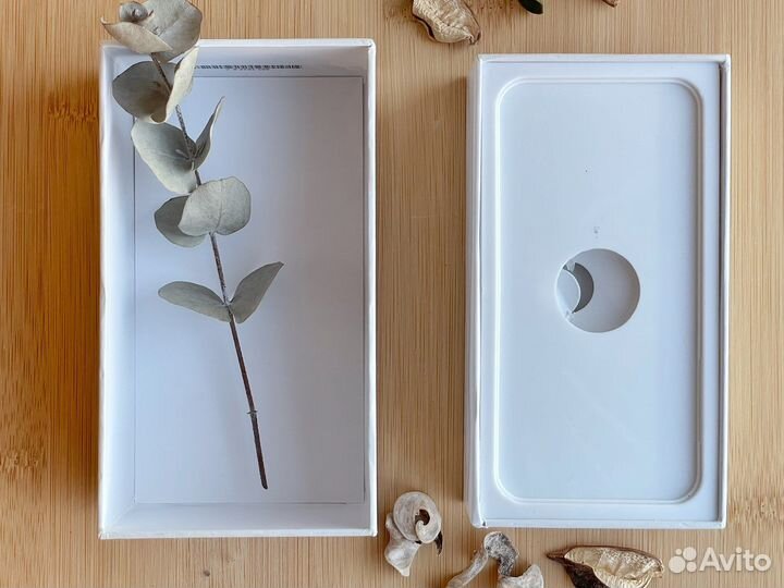 Коробка от золотого iPhone 5s 32 gb наклейка Apple