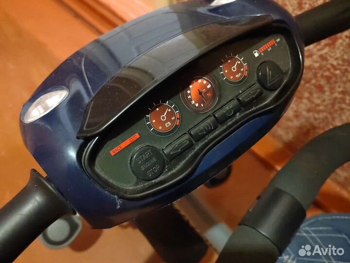 Велосипед трехколесный с ручкой luxury