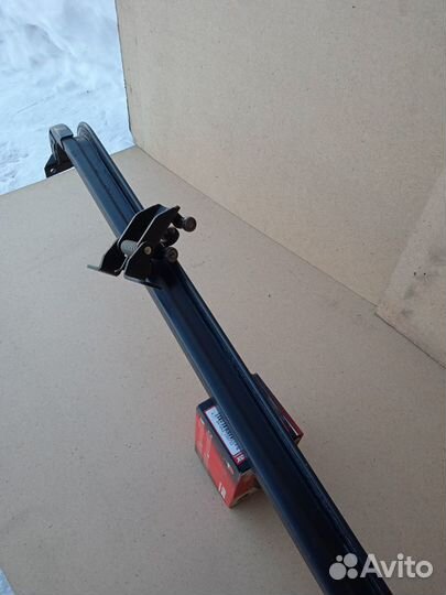 Направляющая сдвижной двери средняя с роликом