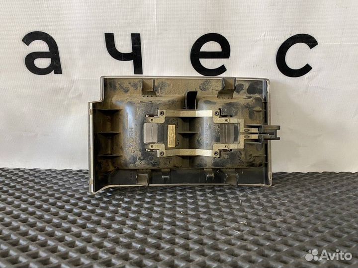 Фонарь салона (плафон) передний правый Volvo FH4