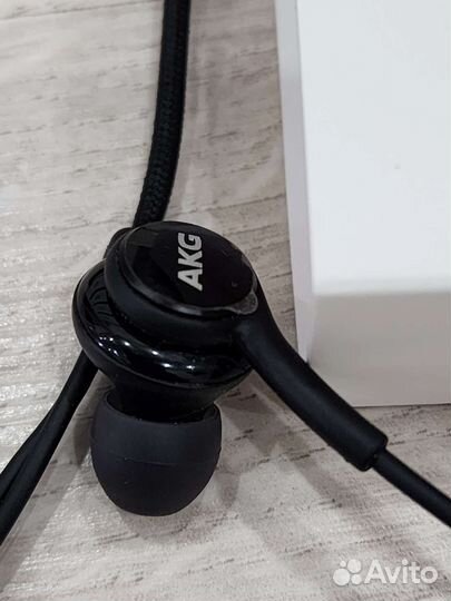 Проводные наушники samsung