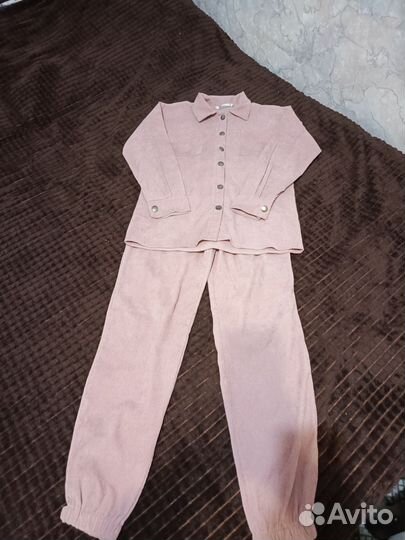 Костюм женский