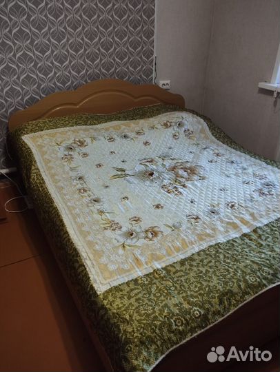 Кровать двухспальная с матрасом бу