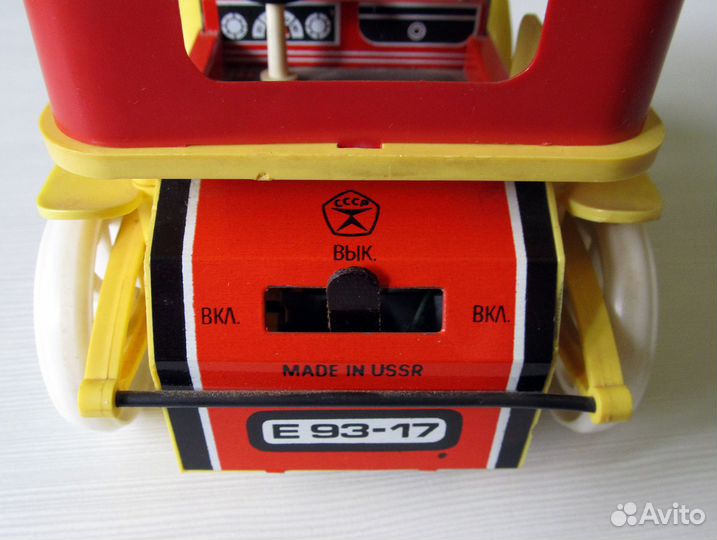 Машинка-игрушка советская СССР с электроприводом