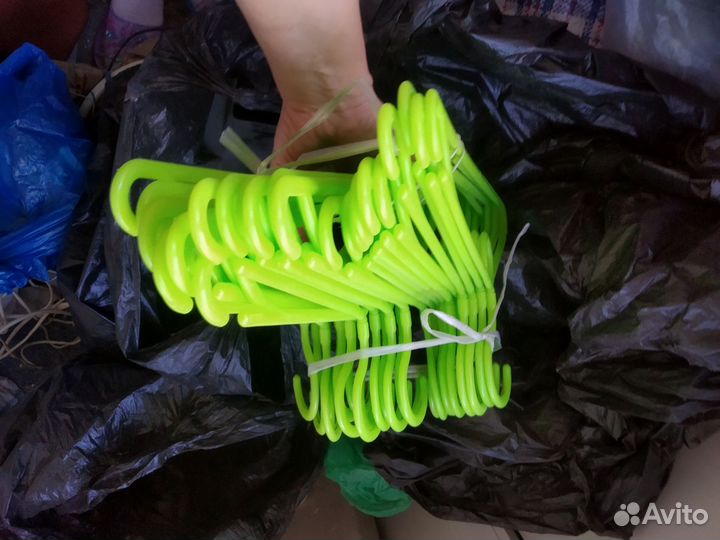 Тремпеля, вешалки, с прищепками