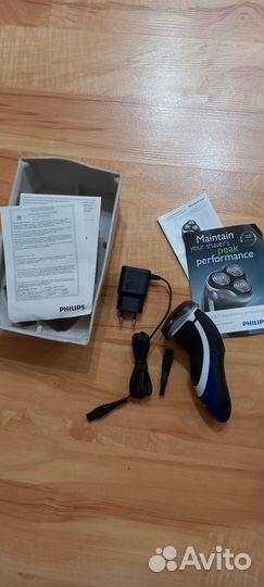 Электробритва philips новая рт723