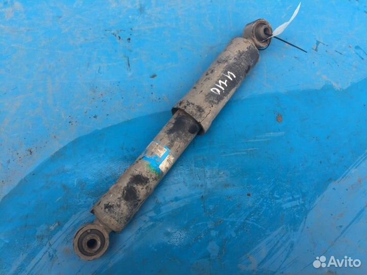 Амортизатор задний Toyota Rav4 Ca40 2012-2019