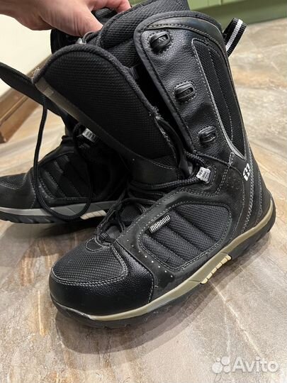 Сноубордические ботинки 38