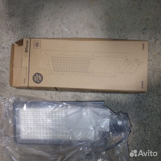 Прожектор светильник 100W 220 V
