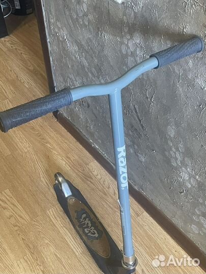 Самокат трюковой детский razor Grom