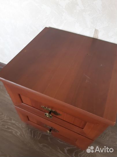 Тумба прикроватная