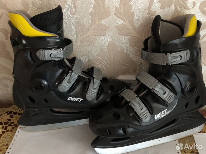 Коньки хоккейные