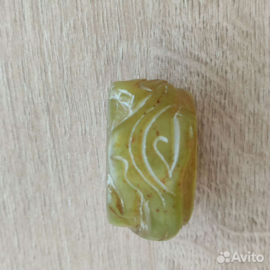Нефрит резной