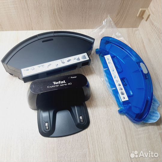 Робот пылесос Tefal Series 40 с влажной уборкой