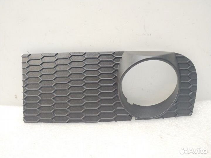 Накладка противотуманной фары передняя правая Bmw