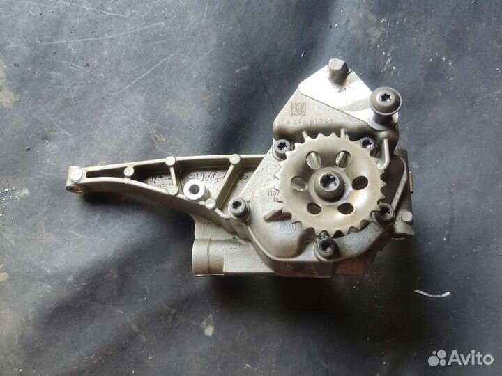 Масляный насос Mercedes Benz X204 m272