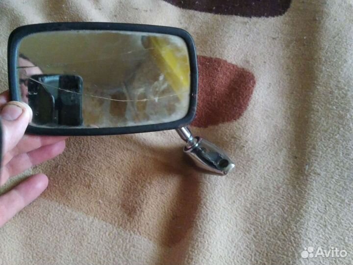 Зеркало заднего вида