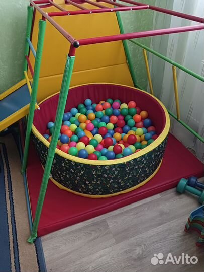 Детский спортивный комплекс + бассейн с шариками