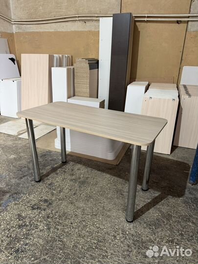 Кухонный стол новый