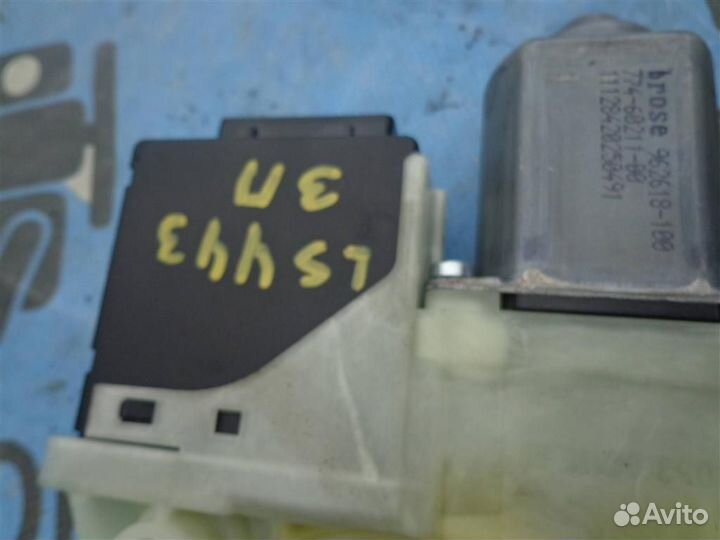 Моторчик стеклоподъемника задний правый VW Passat