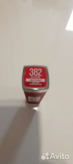 Блеск Chanel, помада Maybeline