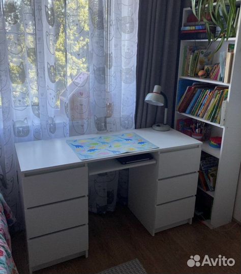 Письменный стол белый с ящиками