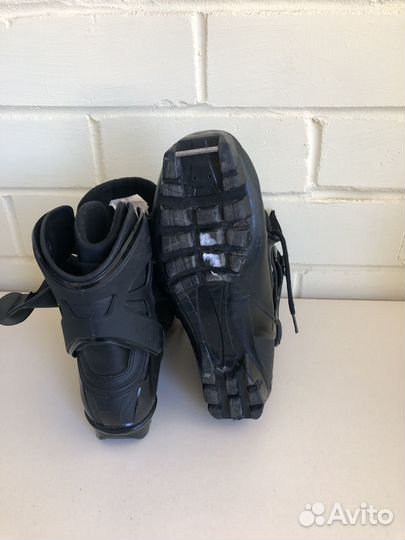 Лыжные ботинки