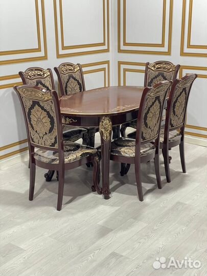 Кухонный стол и стулья новые