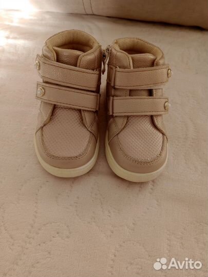 Продам ботиночки, 23 размер в идеальном состояние