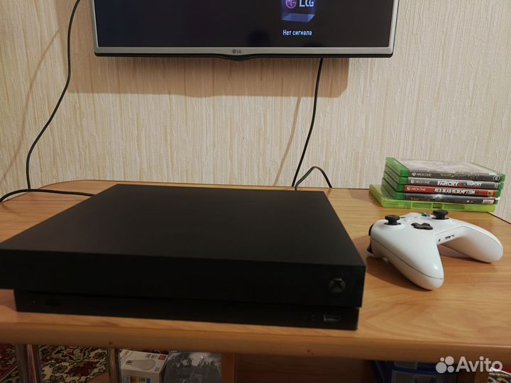 Xbox One X 1 TB