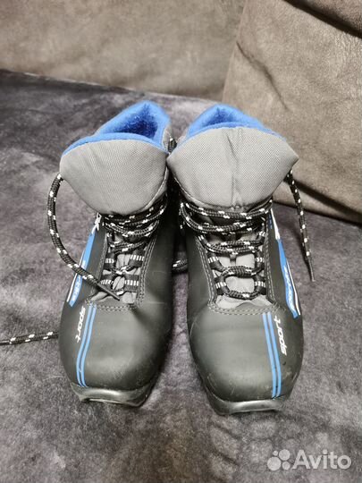 Лыжные ботинки
