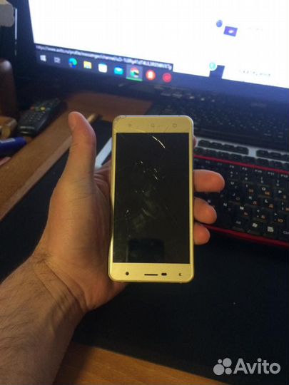 Смартфон Prestigio