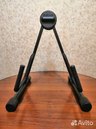 Подставка под акустическую гитару quiklook