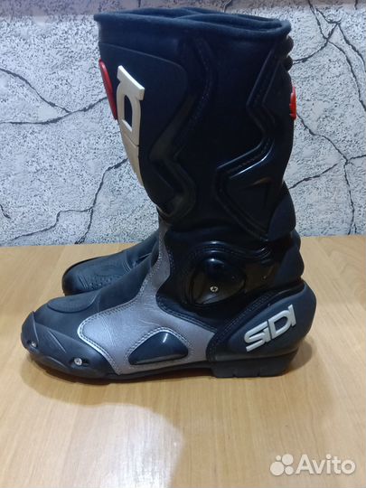 Мотоботы sidi