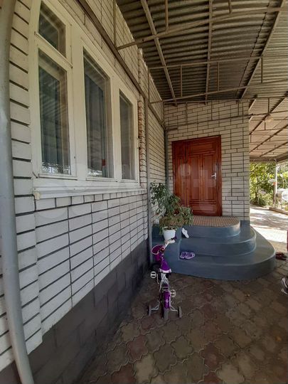 Дом 204 м² на участке 6 сот.