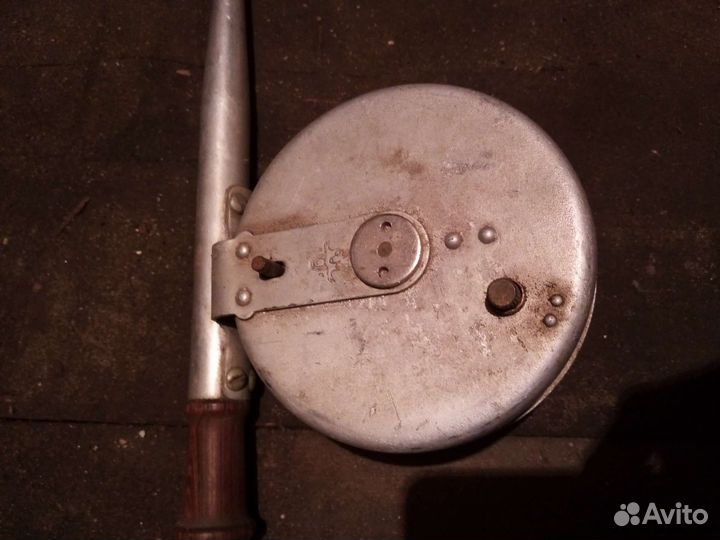 Продаётся спиннинг с катушкой СССР