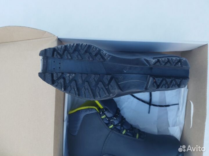Лыжные ботинки, 38 размер