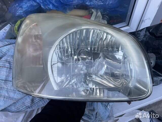 Фара передняя правая Hyundai Santa Fe 1