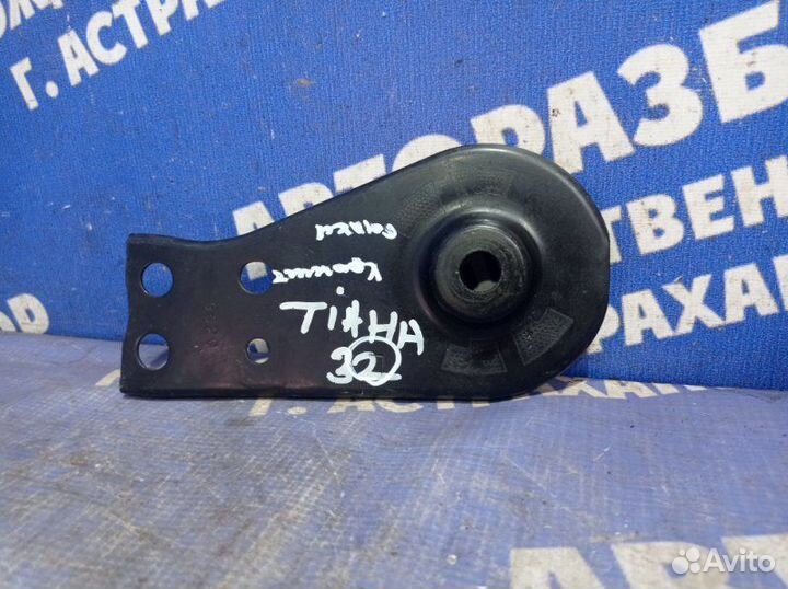 Левый кронштейн заднего подрамника Nissan Teana