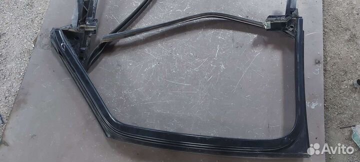 Рамка двери задняя правая на Audi A8 D3