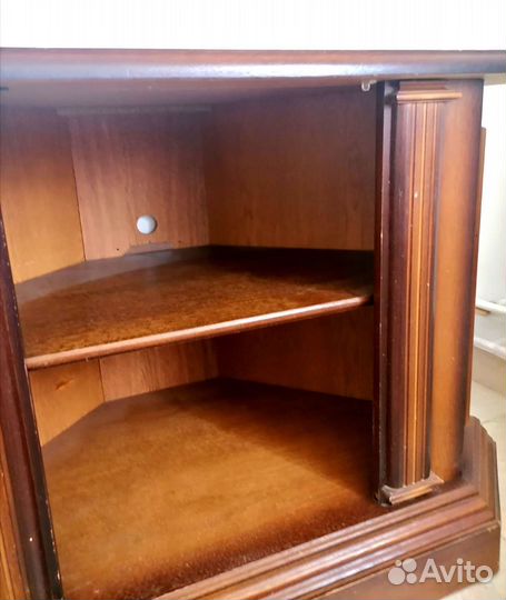 Тумба под телевизор угловая