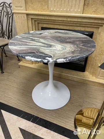Обеденный стол из мрамора в стиле лофт