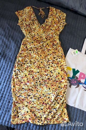 Отдам большой пакет вещей 42,44 и сумки рюкзак