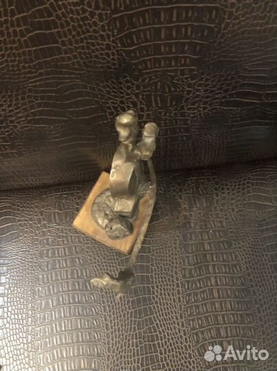 Бронзовая статуэтка Виолончелист Европа 19 век