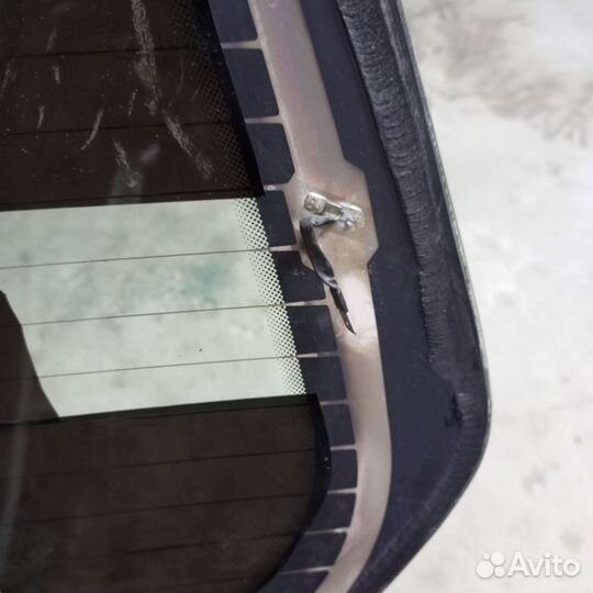 Заднее стекло Opel Zafira a