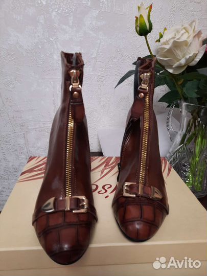 Ботинки женские 37 размер