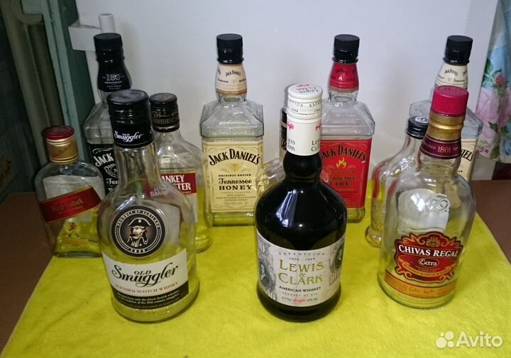 Продажа стеклянных бутылок из-под крепких напитков