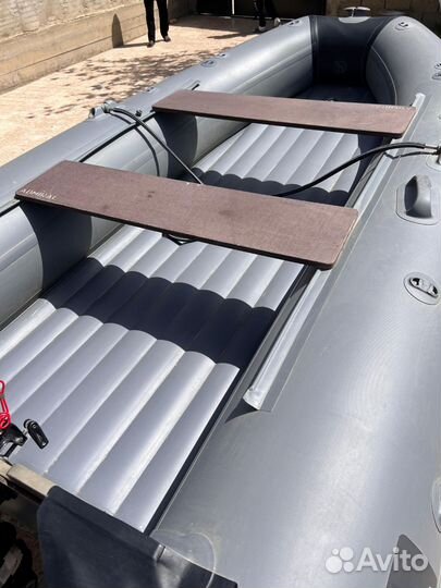 Лодка с мотором